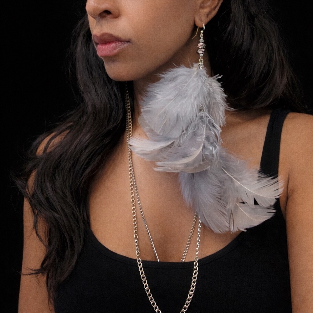 Elegant Feather Earrings in Gray